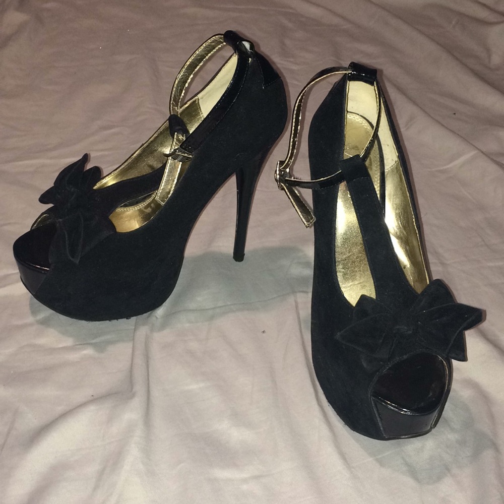 Bakers Kailee suede platform stilettos
